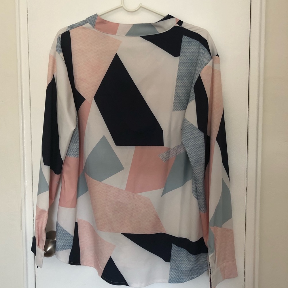 Geometric pattern blouse - Picture 4 of 5
